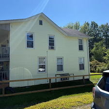 Quality-House-Washing-Vinyl-Siding-Cleaning-in-Amherst-Ma 1